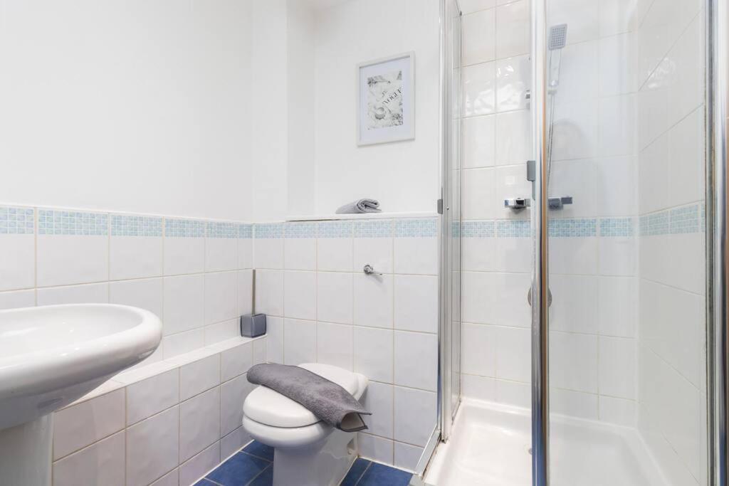 Exquisite Stays, Modern In City Centre Coventry
